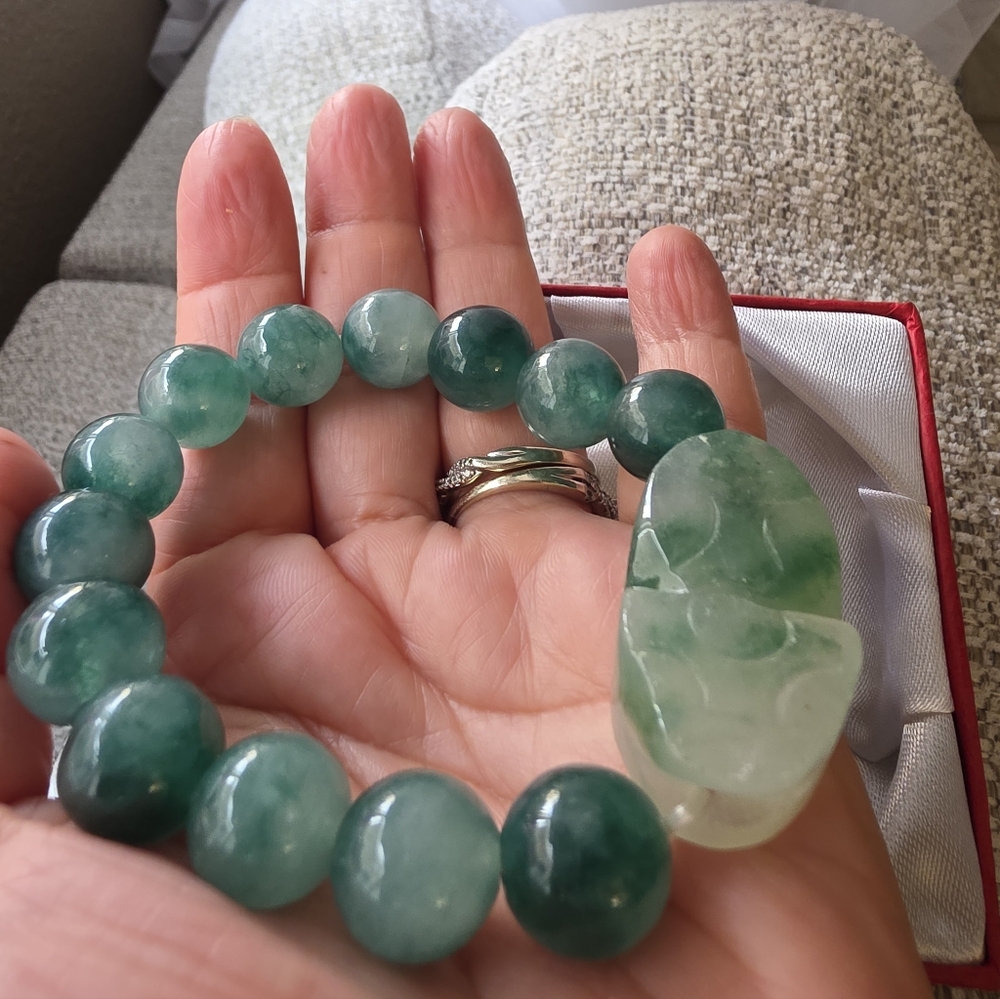 Astroghar Pi Yao with Green Jade Crystal Bracelet for Men & Women - Picture 8 of 8
